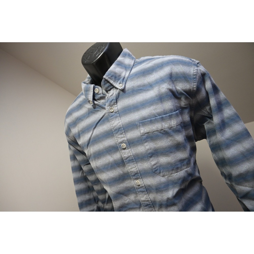 Eddie Bauer Button Down Camp Shirt Mens Large Blue Striped Relaxed Fit Excellent